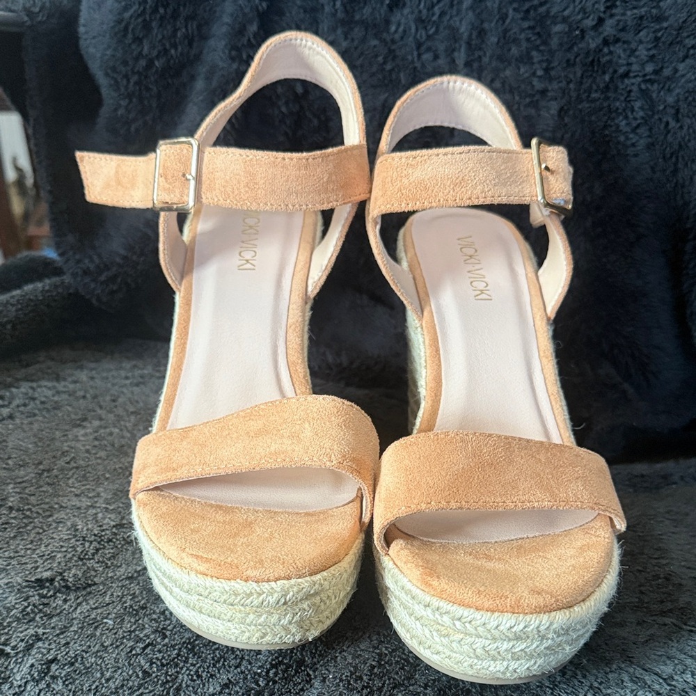 Women's Tan Platform Sandals